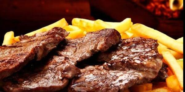 Filé com fritas (serve 3 a 4 pessoas)