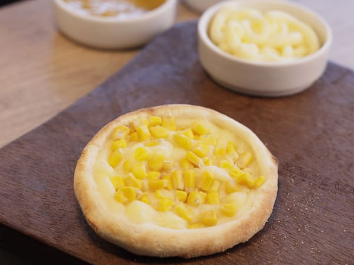 Esfiha de Milho com queijo