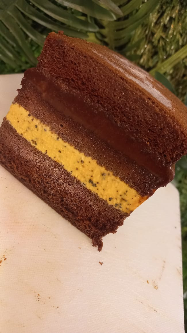 Fatia de Trufado de Maracujá c/ Chocolate