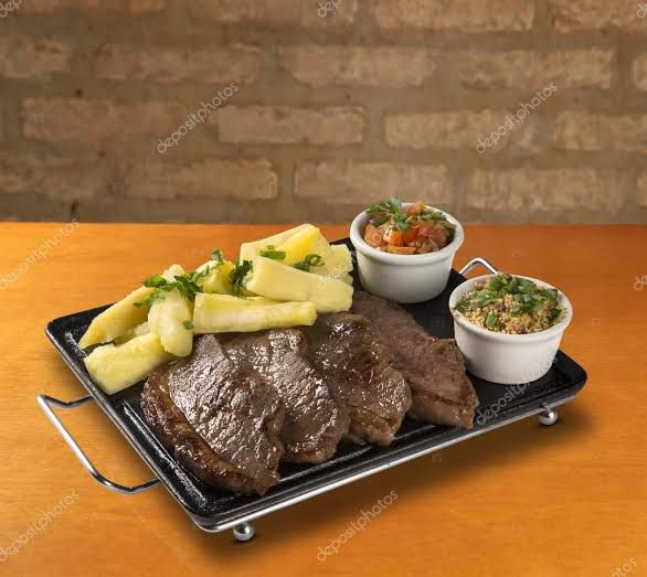 PICANHA FATIADA COM MANDIOCA E QUEIJO