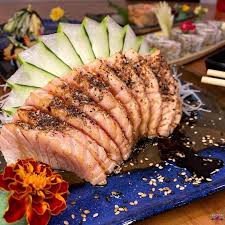SASHIMI SAKE TRUFADO ( 05 UNID )