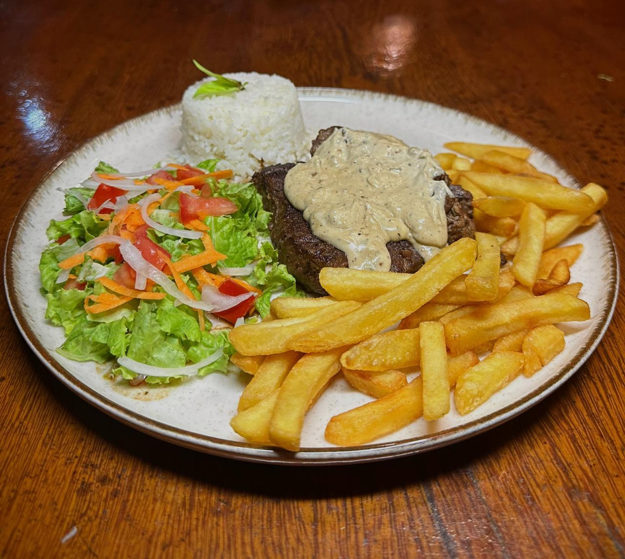 Filé mignon ao gorgonzola