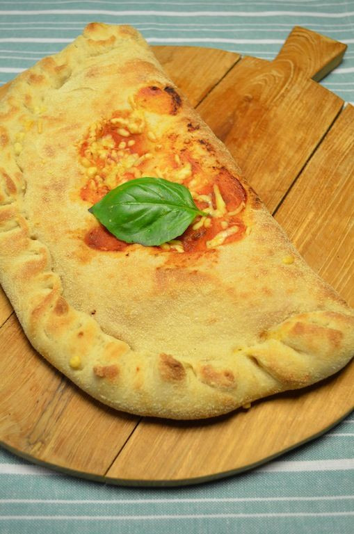 CALZONE DE FRANGO COM CREAM CHEESE