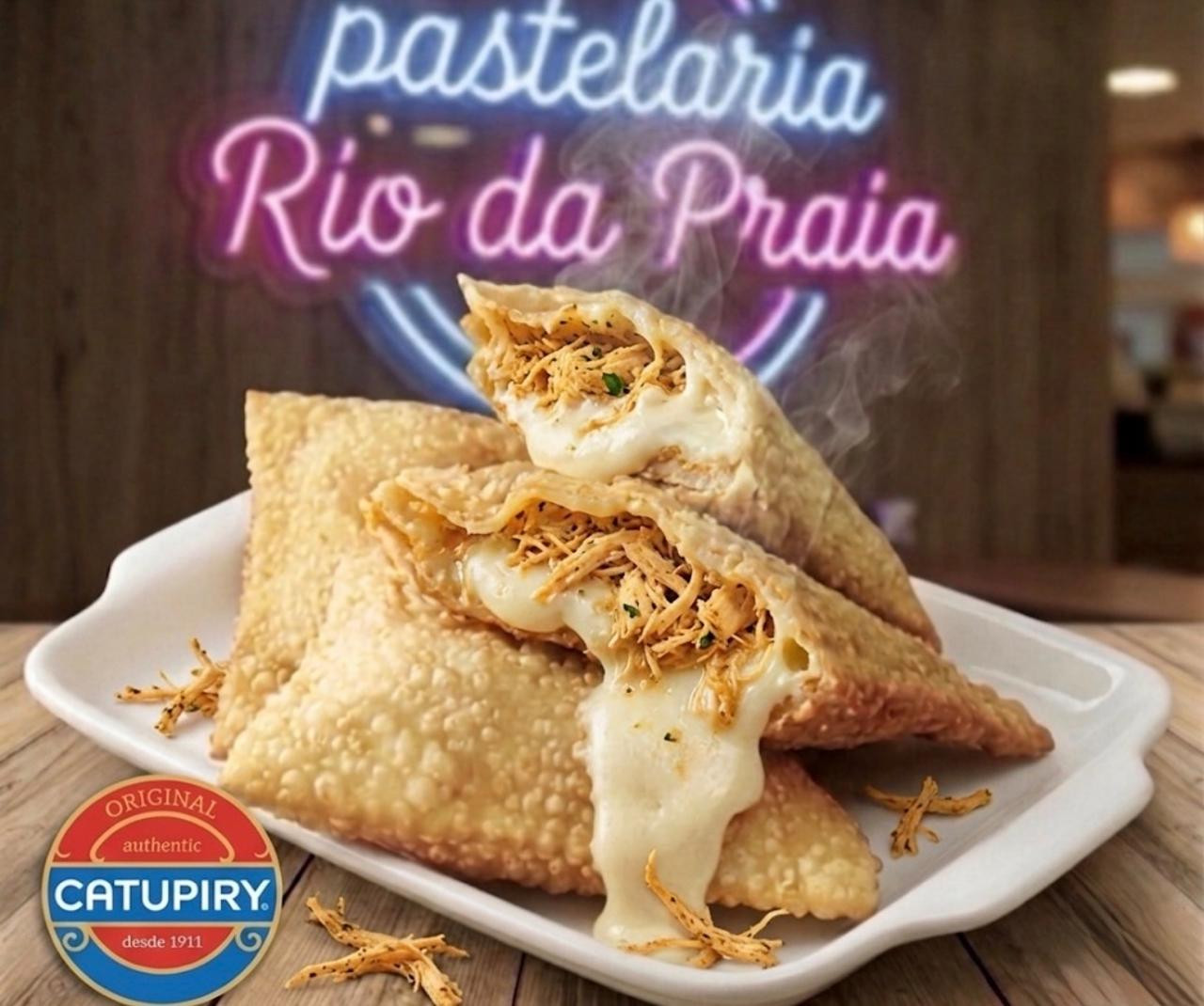 Pastel de Frango com Catupiry
