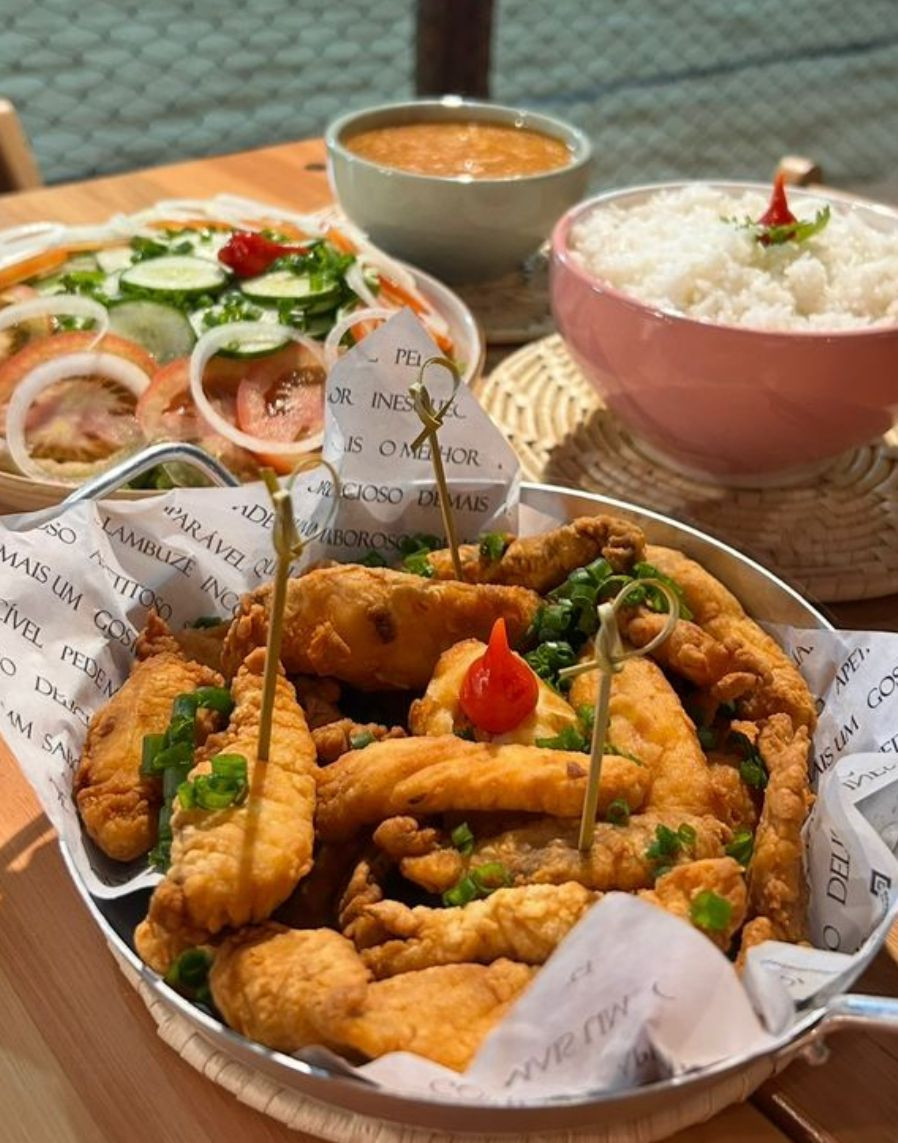 FILE DE TILAPIA ( ACOMPANHA ARROZ, PIRÃO, SALADA SIMPLES) 3 PESSOAS