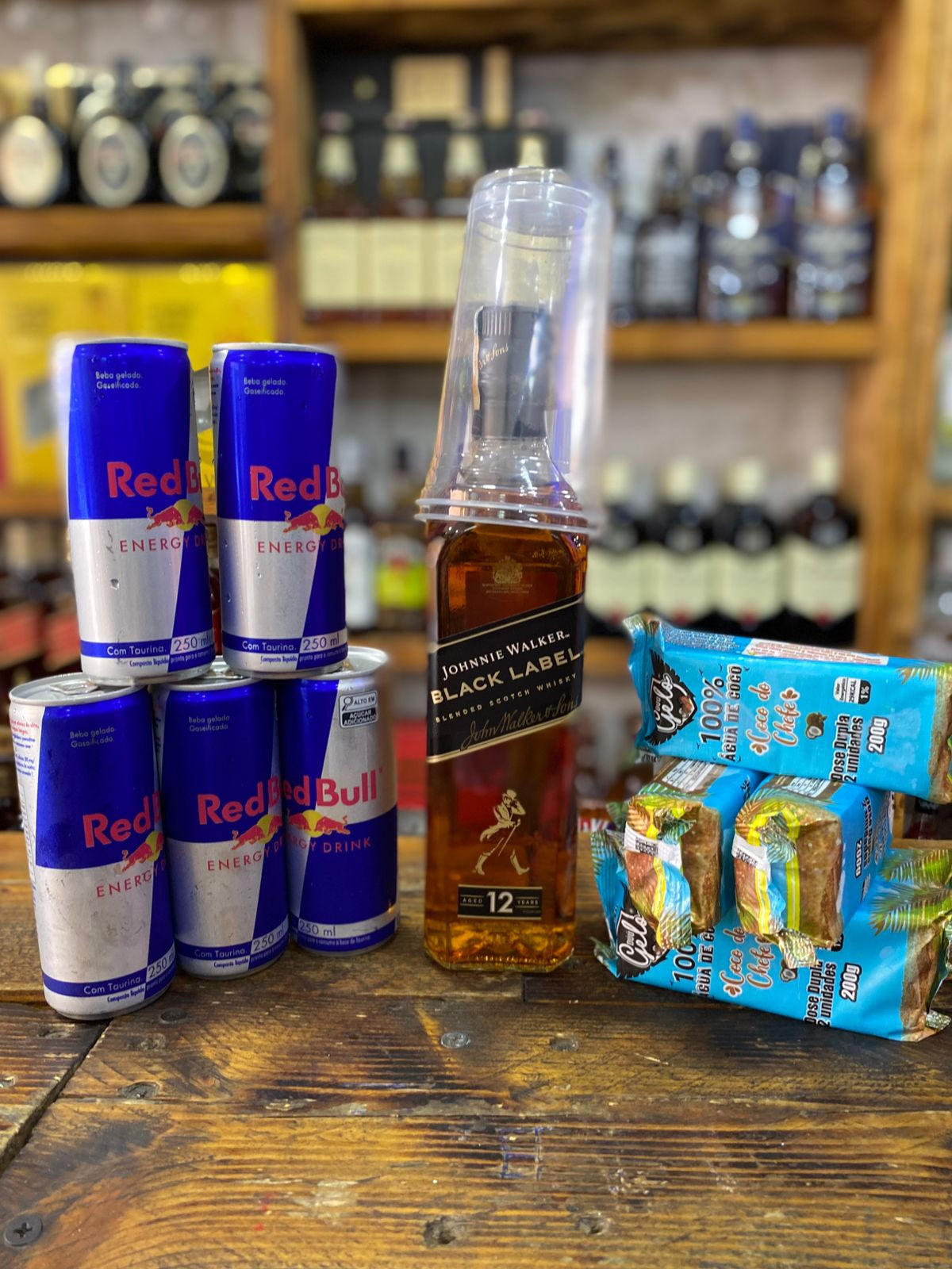Combo Black Label 750ML+5 Red Bull+ 5 Sache