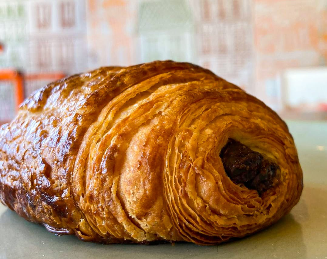 PAIN AU CHOCOLAT
