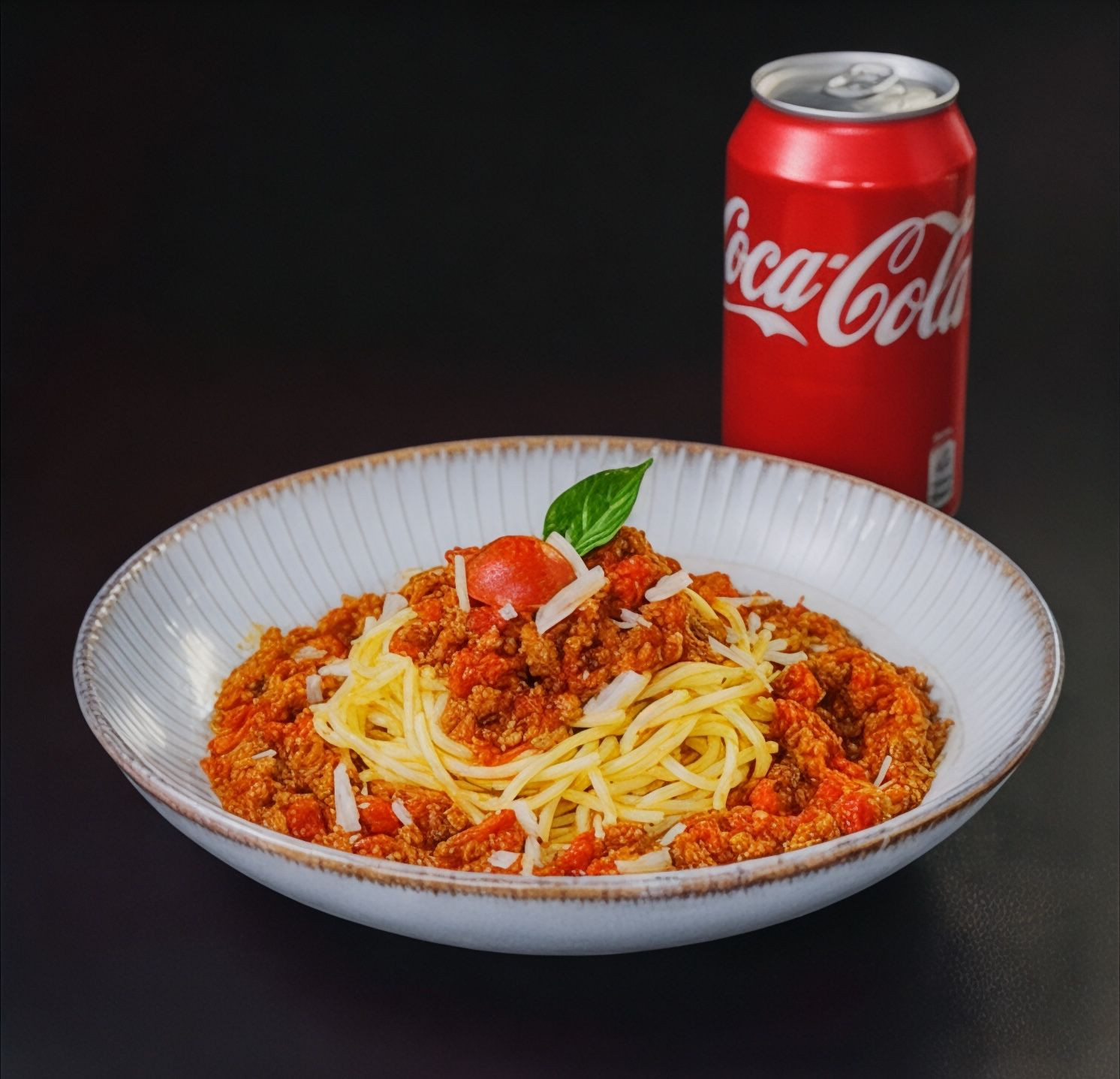 Massa à Bolonhesa + Refri Lata