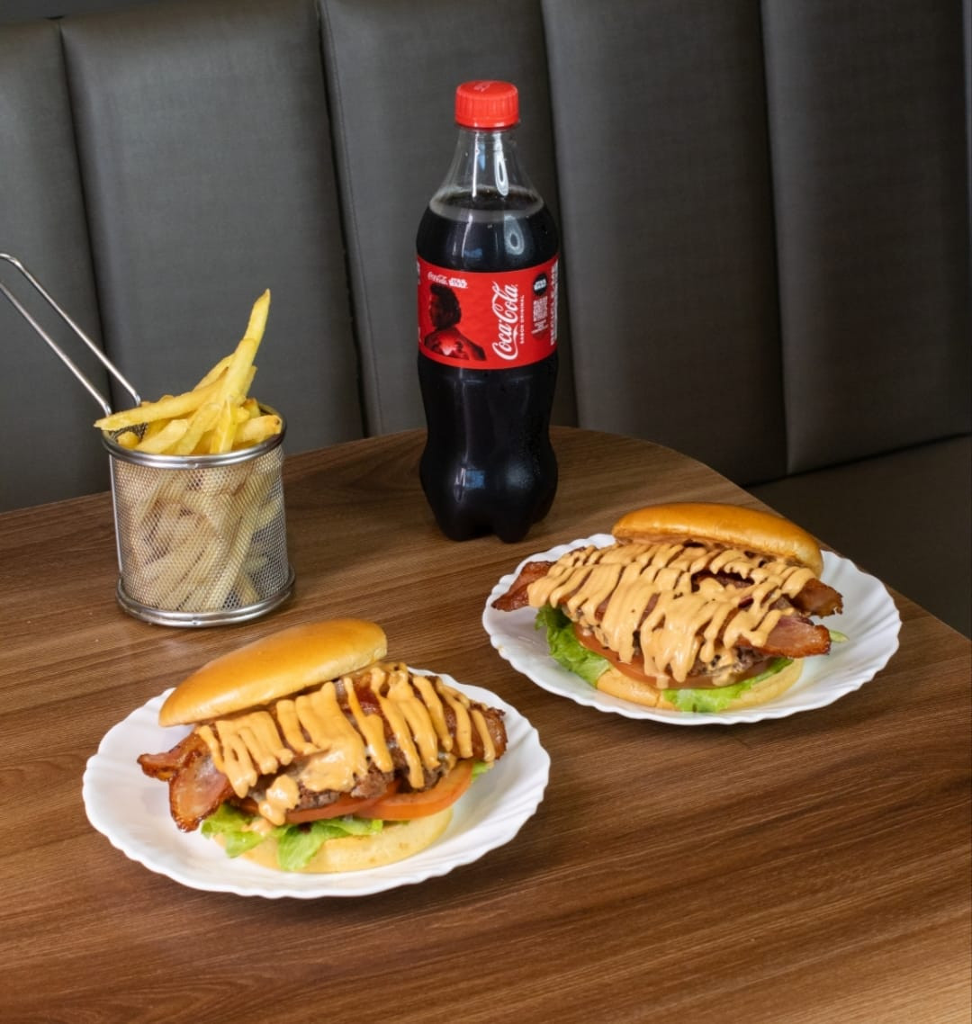 2 smash salada bacon + batata p + coca 600