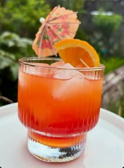 Coquetel dos Deuses ( Campari e Licor 43)