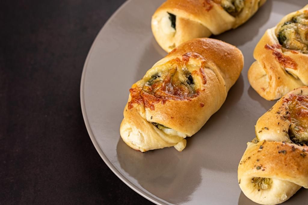 ESCAROLA COM CATUPIRY E QUEIJO