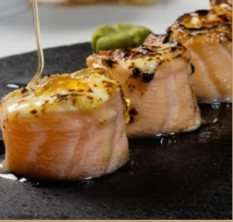 ESPECIAL DE SALMÃO (QUEIJO E MEL)