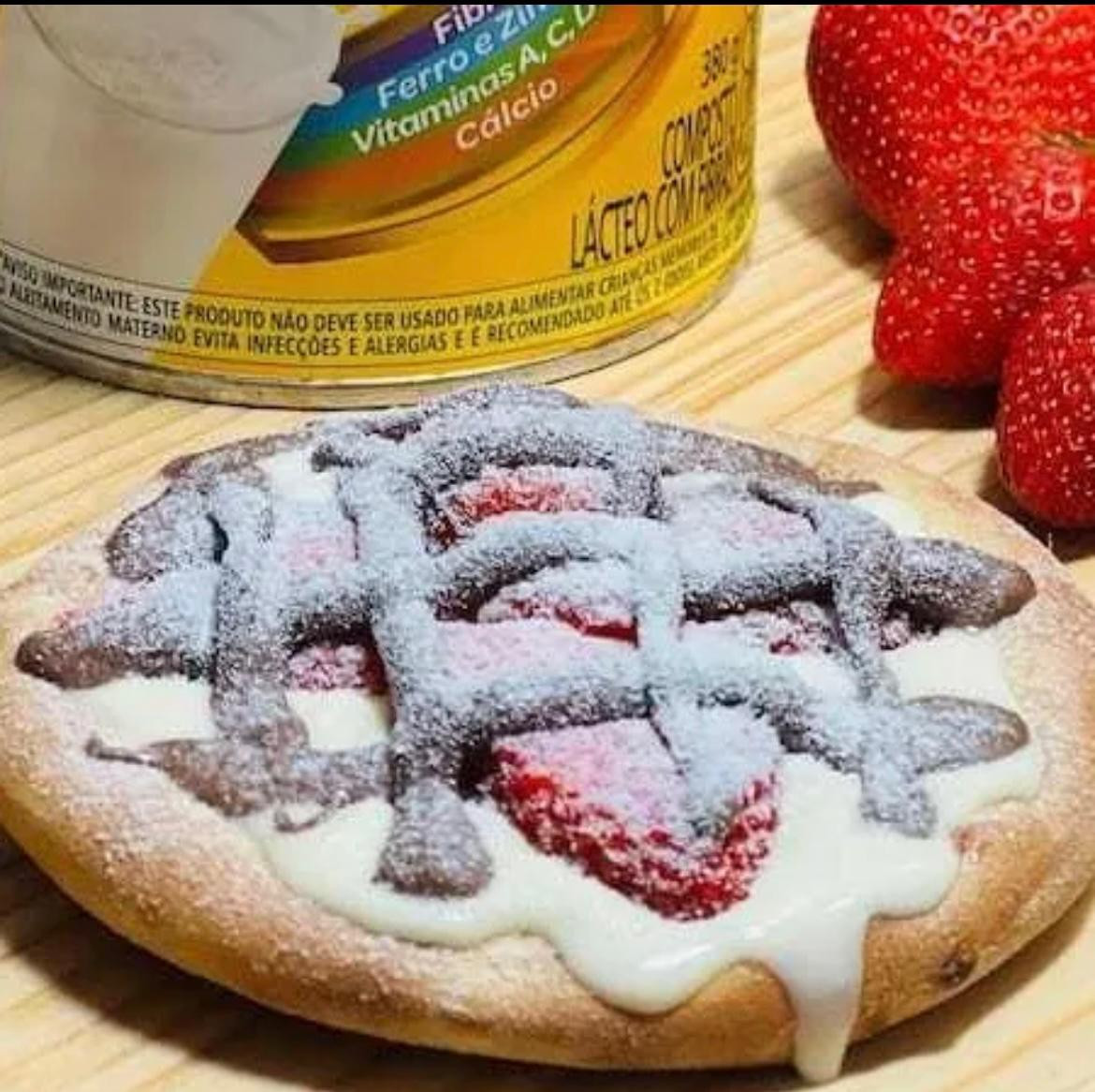 ESFIHA DE NUTELLA C/ NINHO E MORANGO