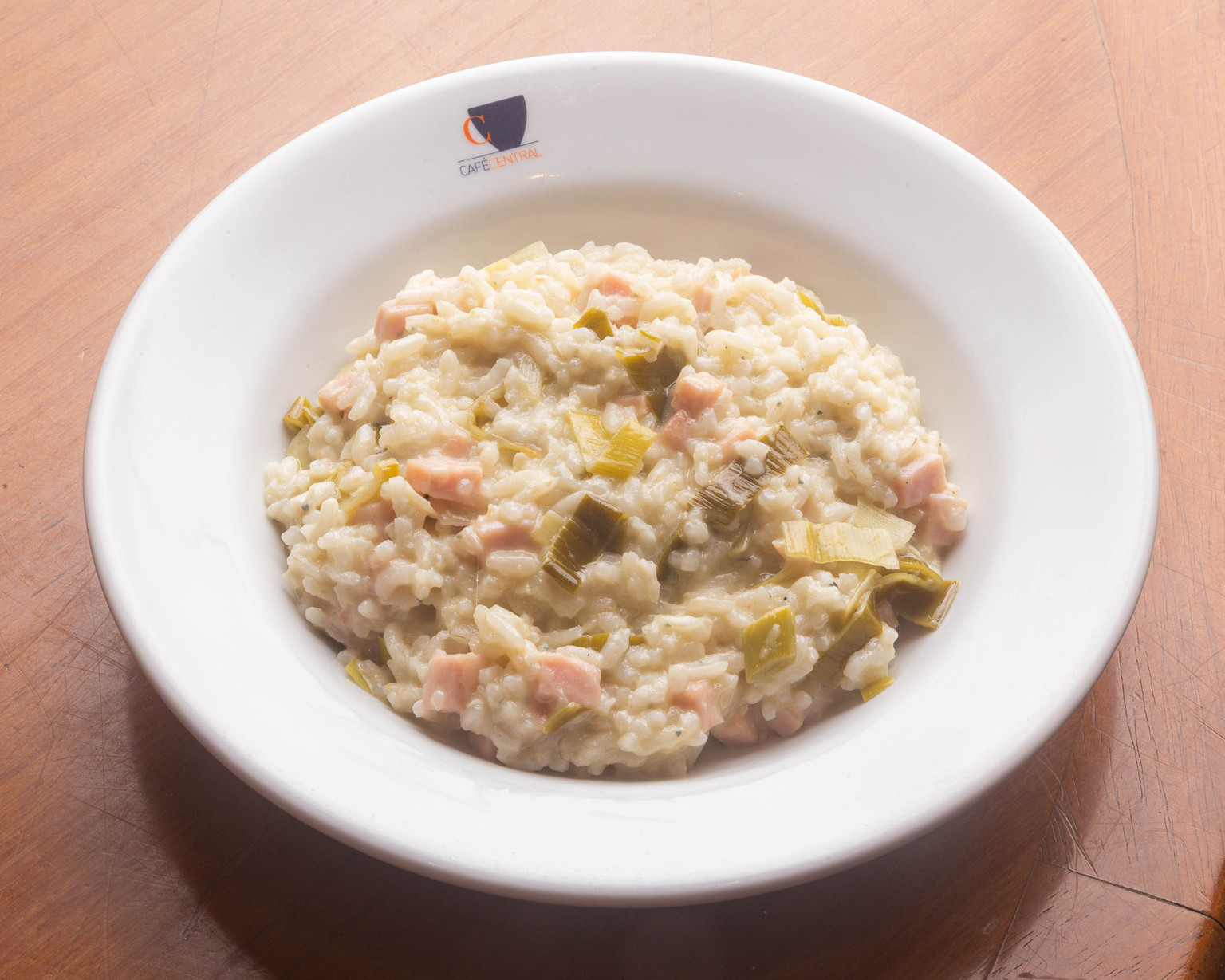 Risoto de gorgonzola, alho - poró e peito de peru
