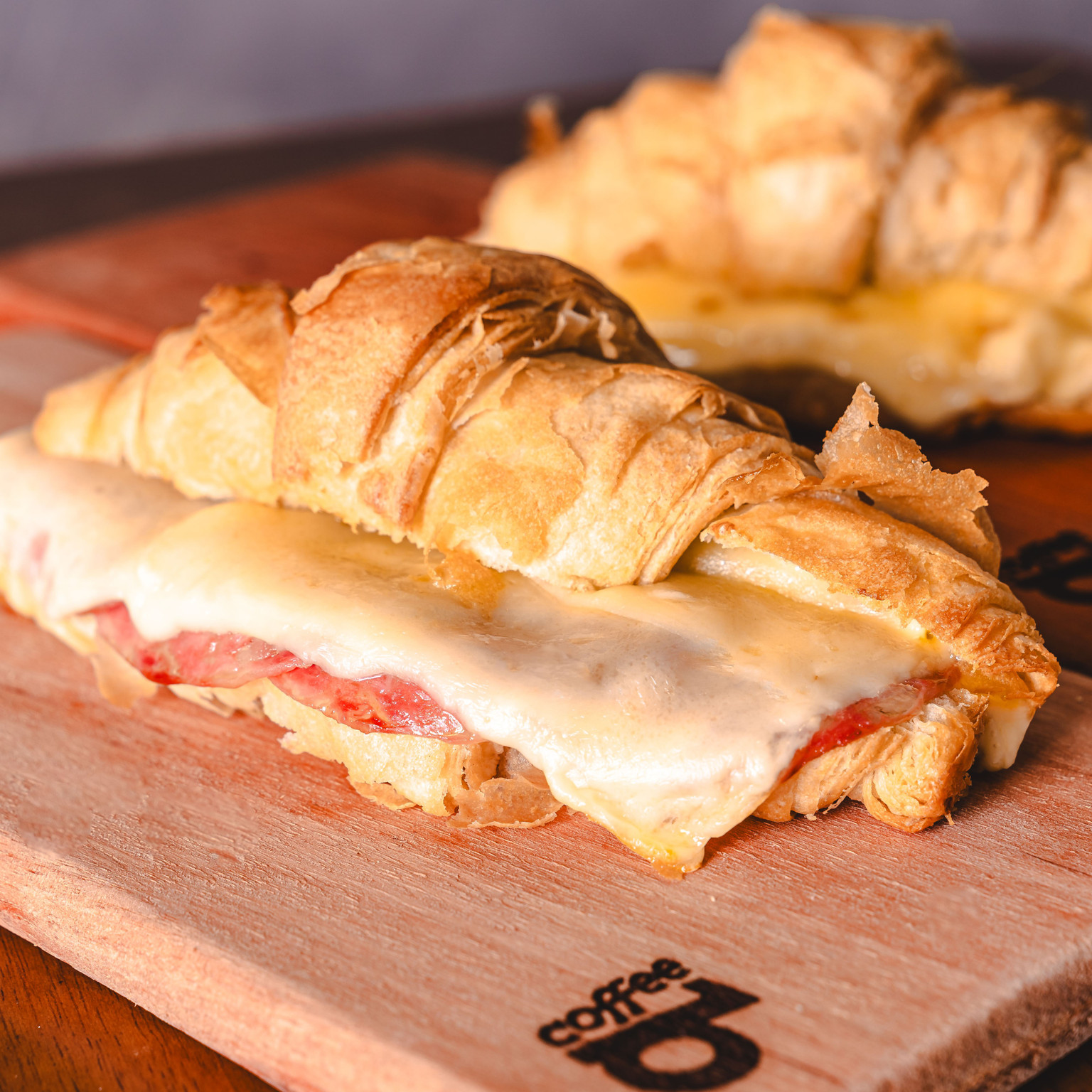 Croissant Salame, Queijo E Requeijão