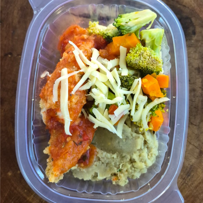 FILÉ DE FRANGO  PARMEGIANA LOWCARB 220 GRAMAS Congelado.