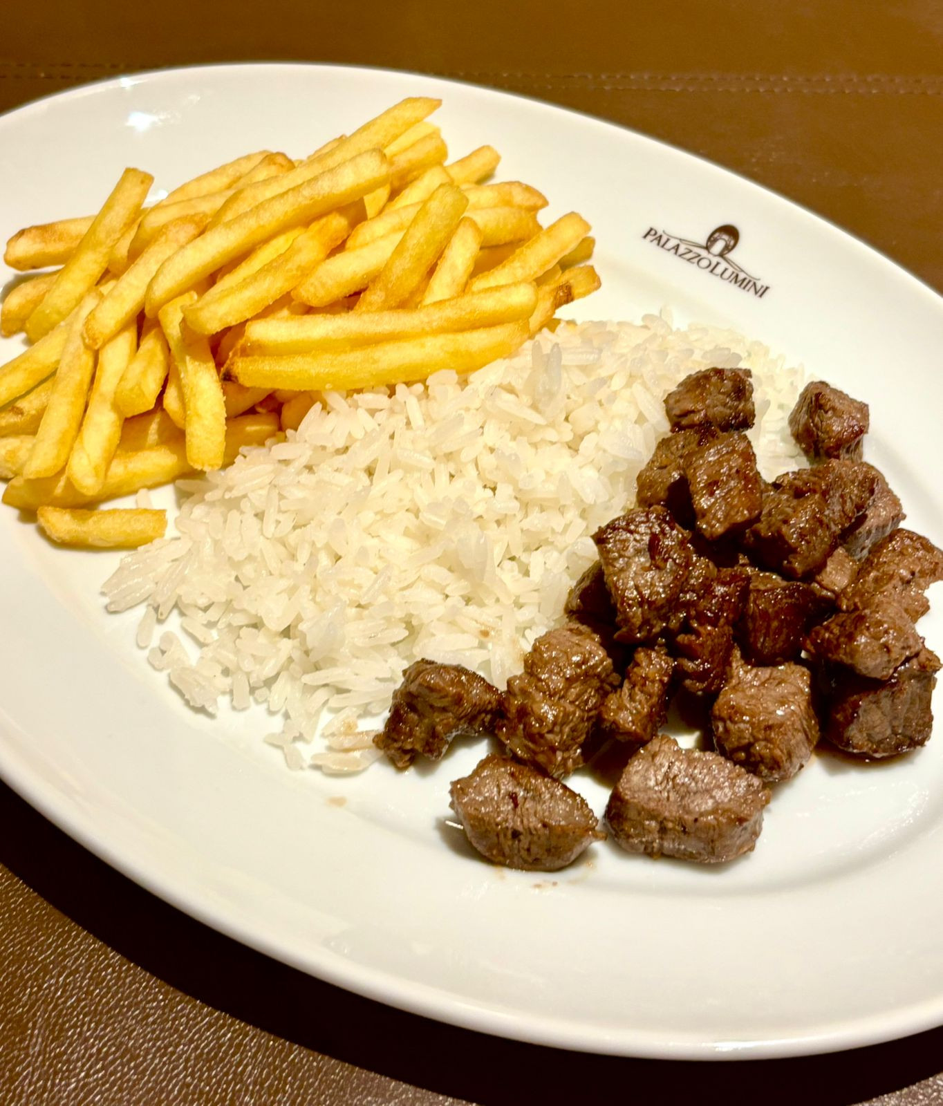 Mignon em Cubos (Escolha 1 acompanhamento)