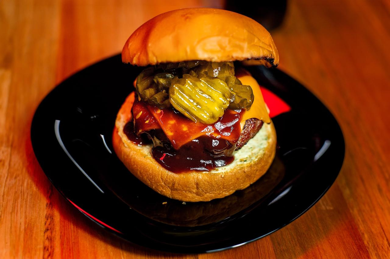 BURGER PICLES BARBECUE