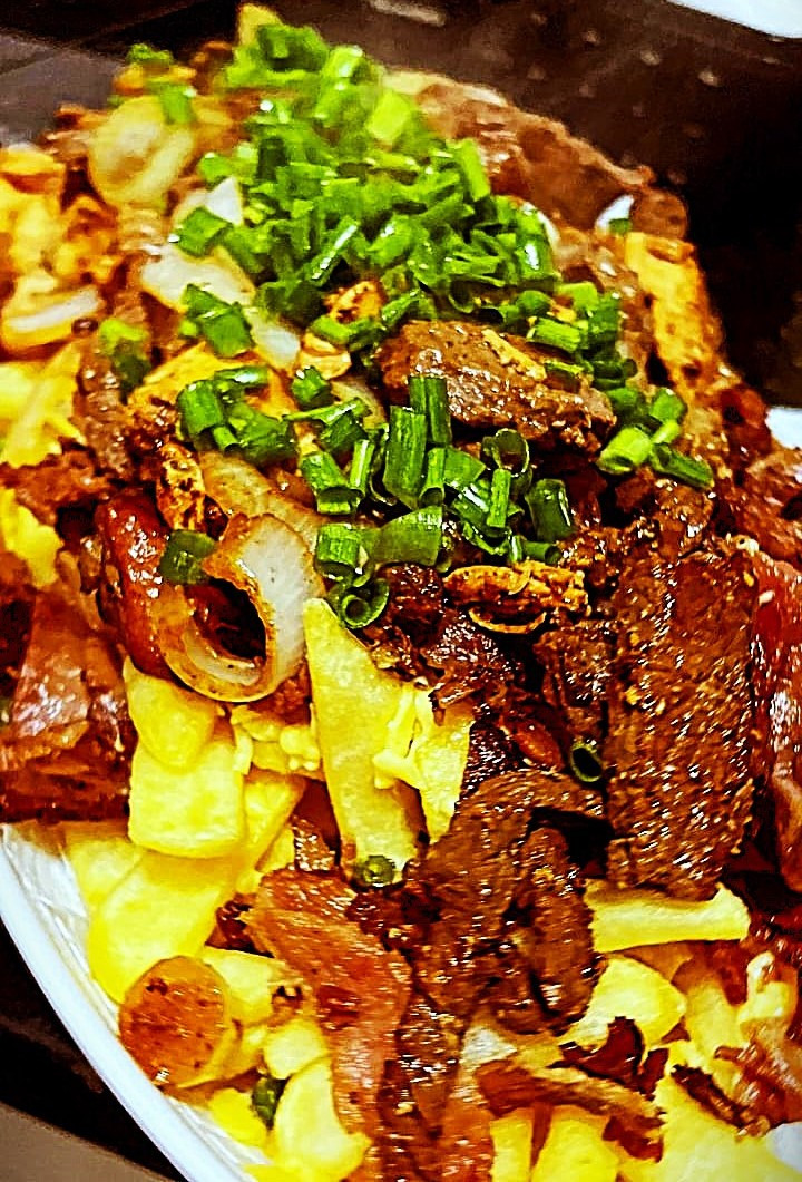 Batata Frita com Alcatra - GRANDE