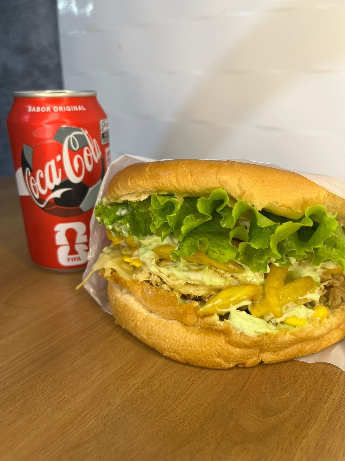 Xis frango com fritas + Refri 200ml  fruki 