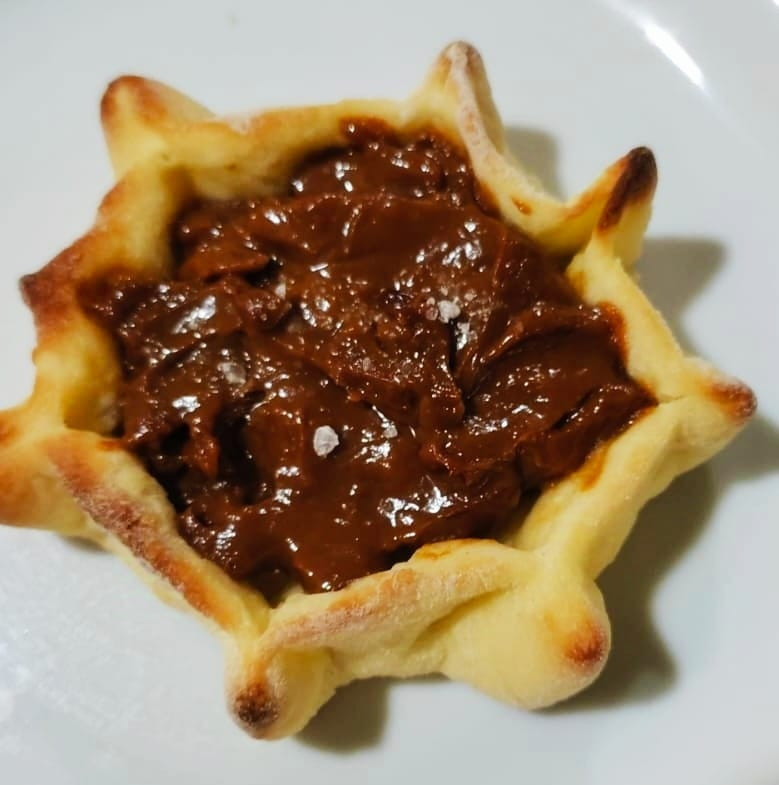 ESFIHA DOCE DE LEITE E FLOR DE SAL