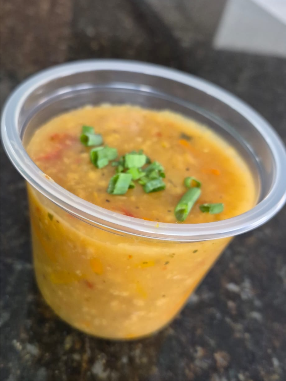 CALDO MANDIOCA C/ CENOURA C/ PROTEÍNA DE SOJA (VEGANO) 380 ML Congelado.