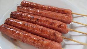 ESPETINHO DE LINGUIÇA DE PORCO