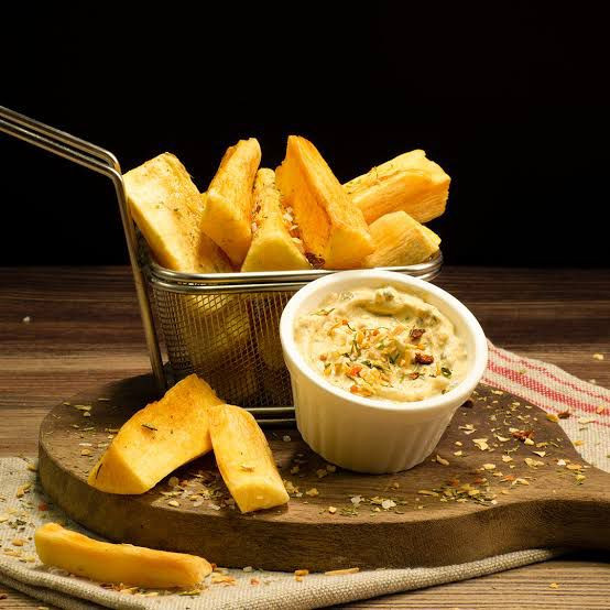 MANDIOCA FRITA