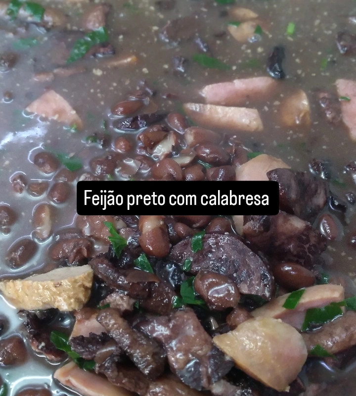 Feijão Preto com Calabresa e Bacon