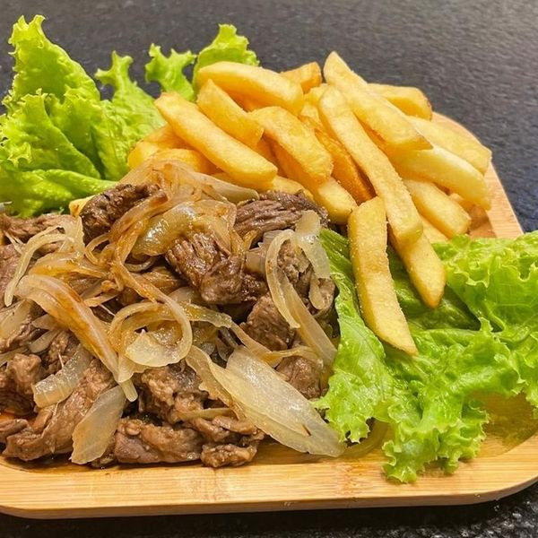 Filé com fritas