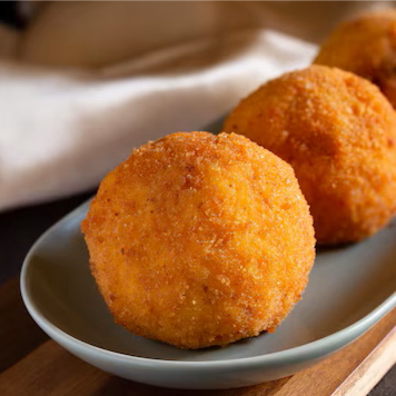 Bolinho De Salmão 6 Un com fubá e aluminio de carne