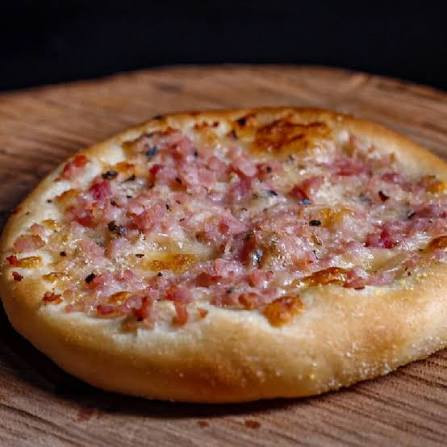 Esfiha de Queijo Muçarela e Presunto