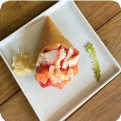 Temaki Camarao Empanado no Cascalho Harumaki.