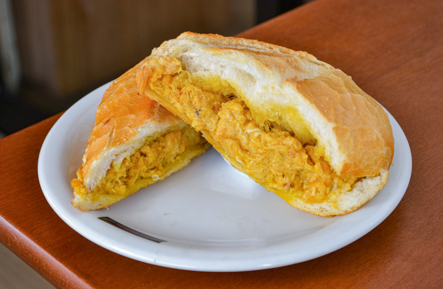 PAO COM FRANGO E QUEIJO