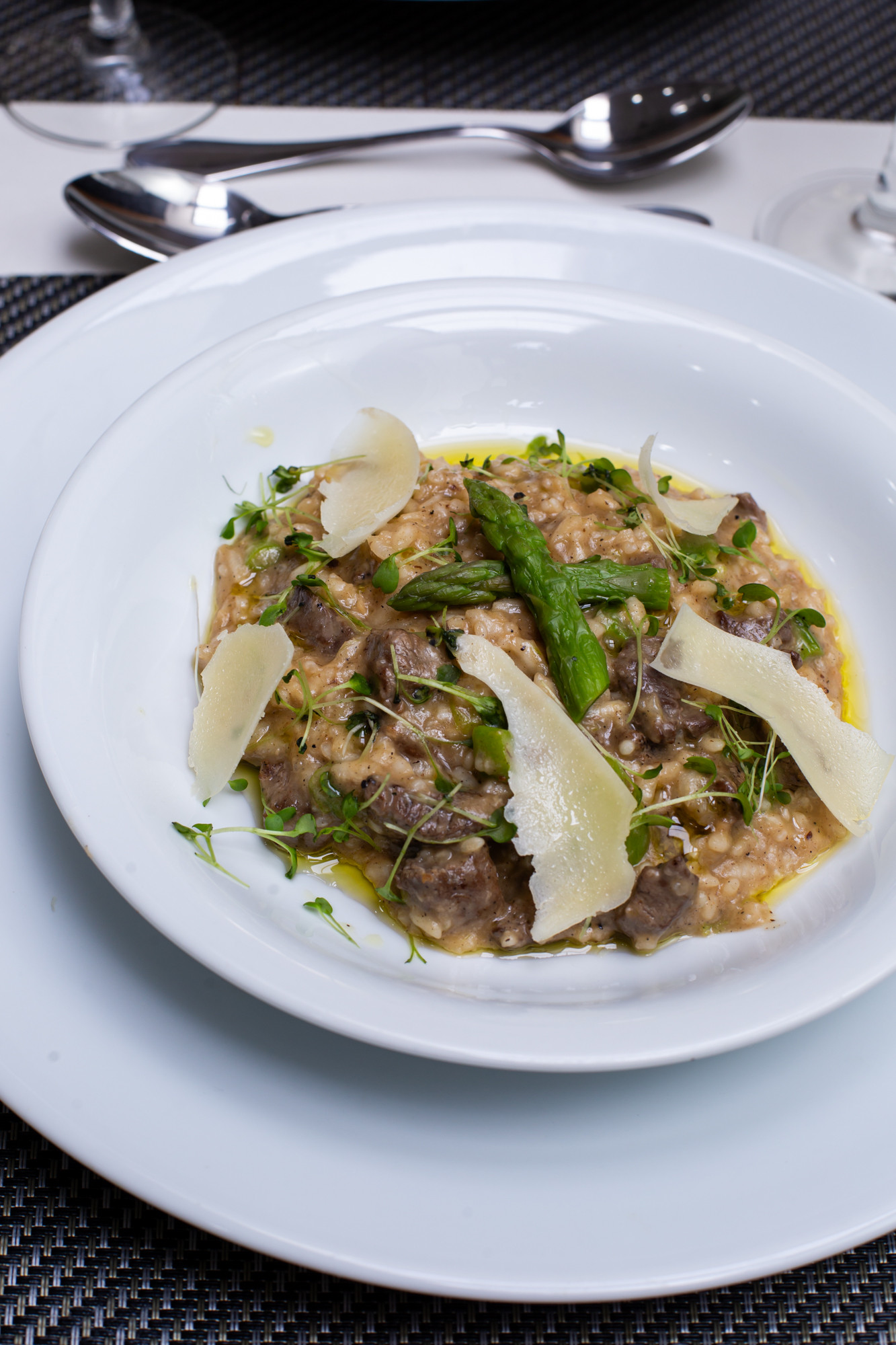 Risoto de filé e aspargos