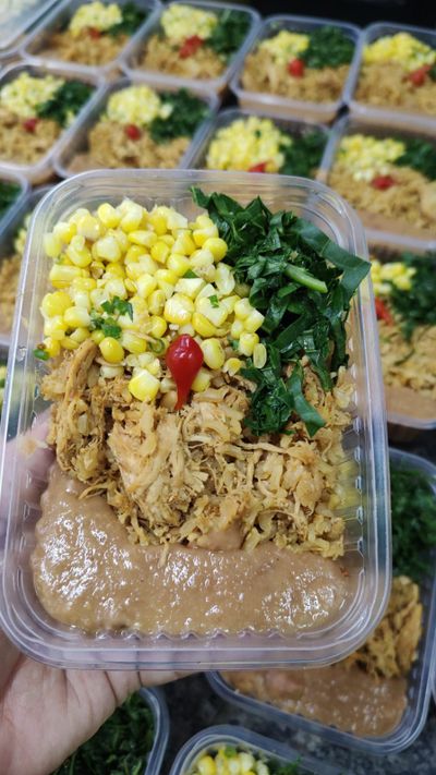 GALINHADA MINEIRA C/ ARROZ INTEGRAL 320 GRAMAS Congelado