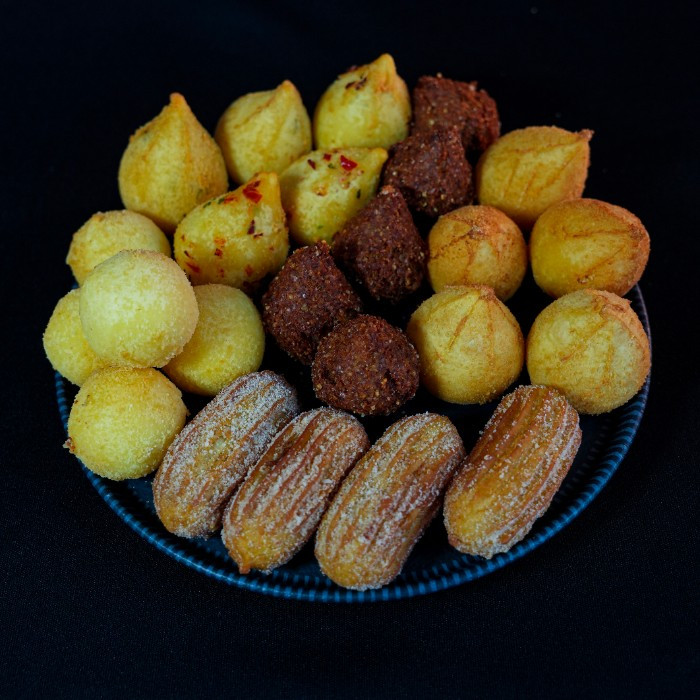 KIT 70 SALGADINHOS FRITOS VARIADOS