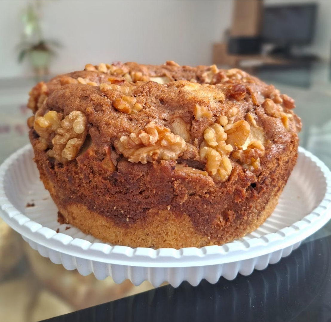 BOLO DE MAÇÃ COM NOZES 1KG