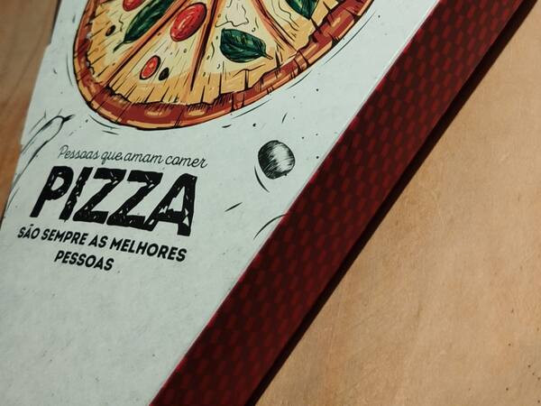 PIZZA EM FATIA DE FRANGO COM REQUIJÃO