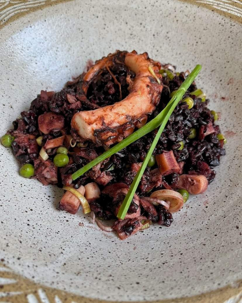 POLVO COM ARROZ NEGRO