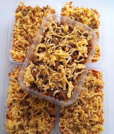 LASANHA DE ABOBRINHA COM CARNE E QUEIJO 400G