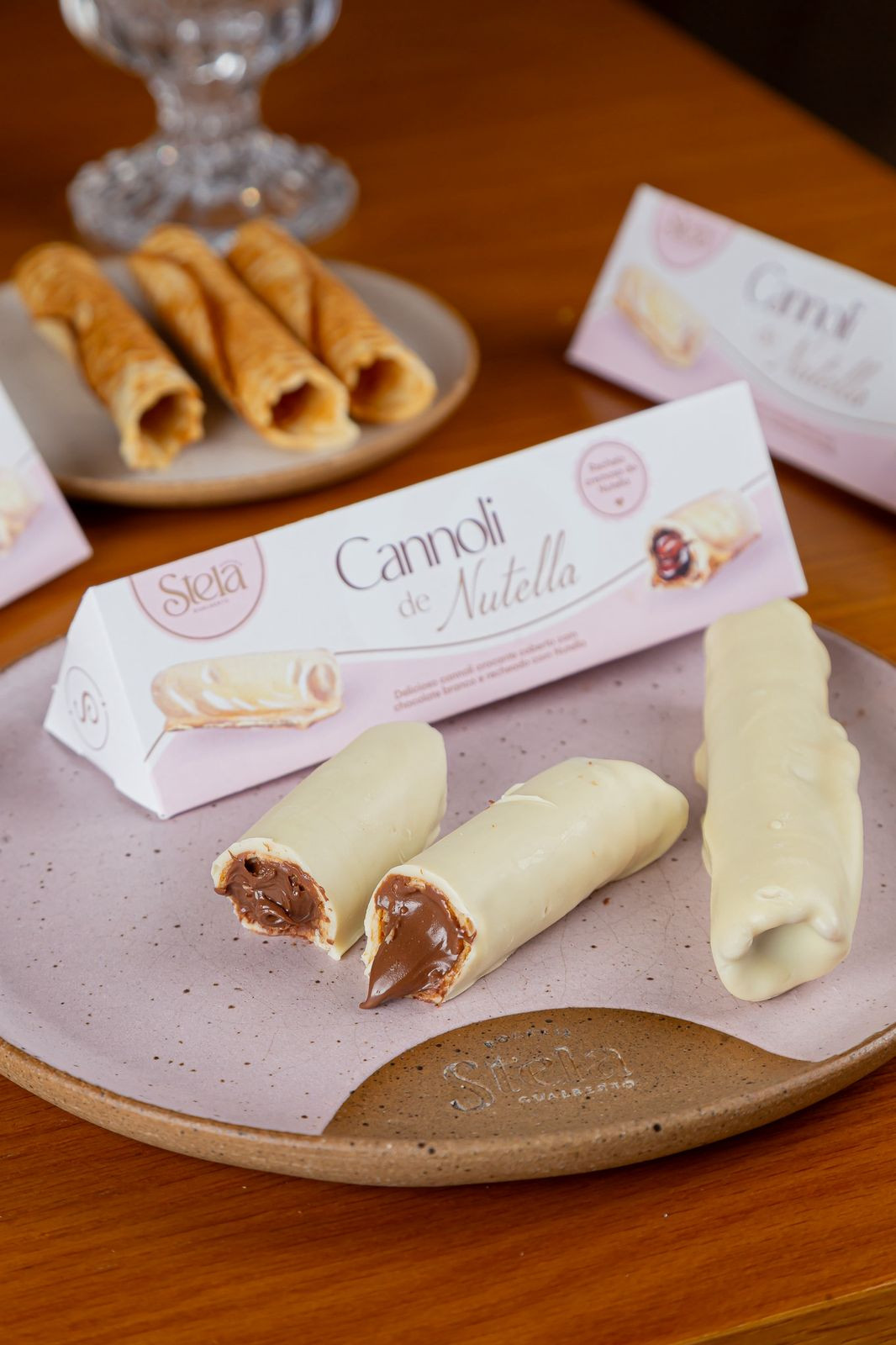 CANOLLIS DE NUTELLA -chocolate branco - 1 unidade