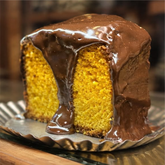 Bolo de Cenoura Inteiro 