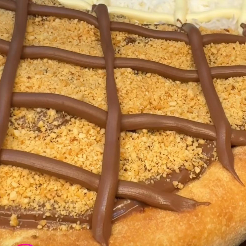PIZZA DE CHOCOLATE C/ AMENDOIM