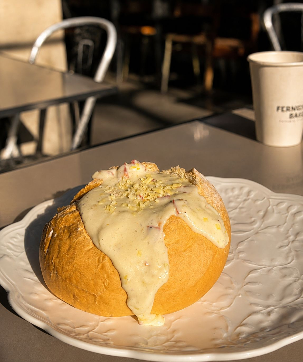 Sopa no pão de Frango com monstarda