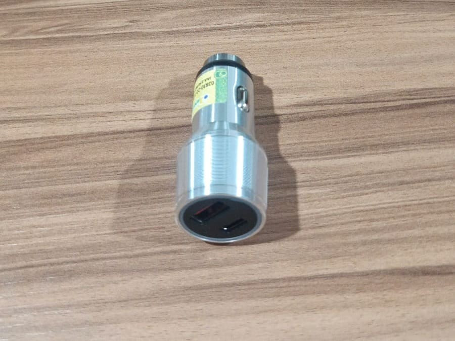 CARREGADOR DE CARRO SAIDA USB E C