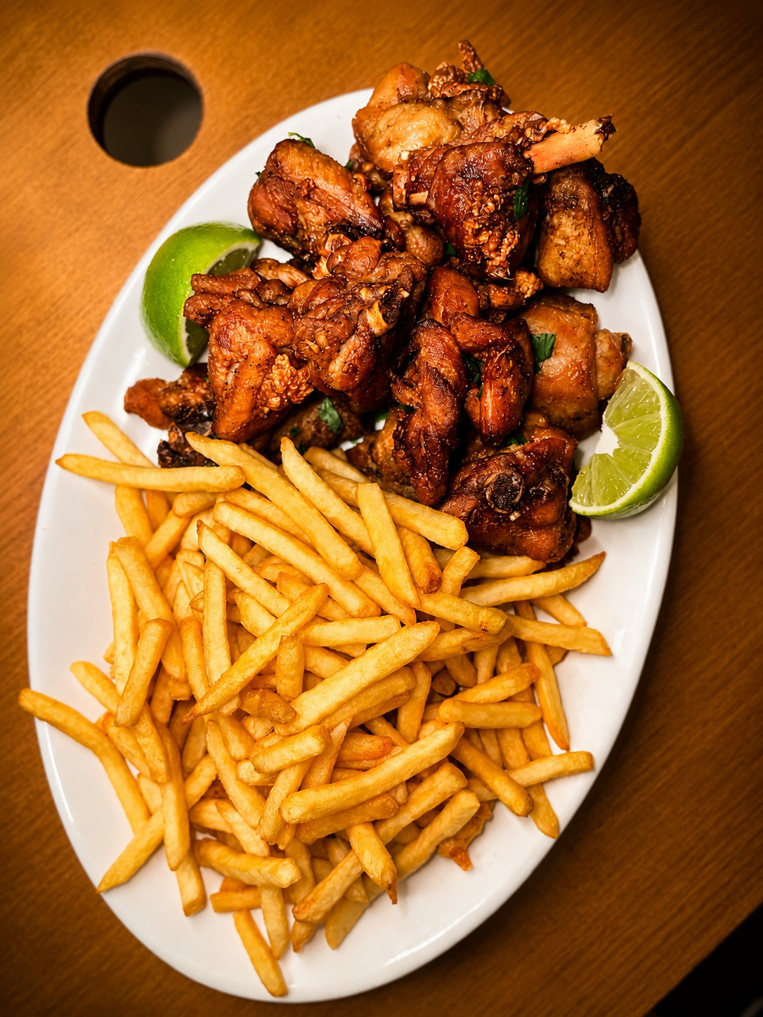 PORÇÕES & PETISCOS
