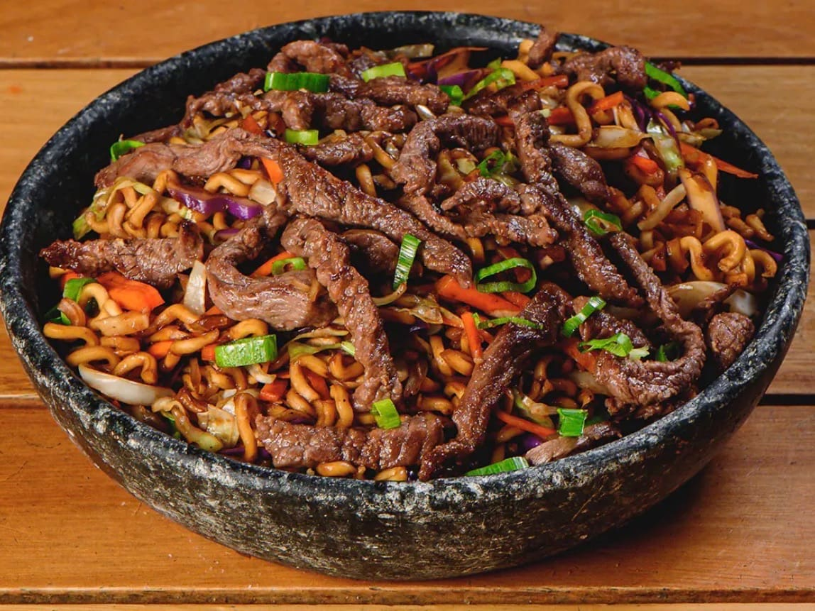 YAKISOBA DE CARNE