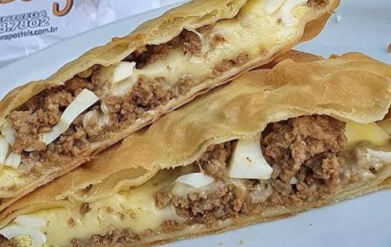 PASTEL CARNE, OVO E MUSSARELA