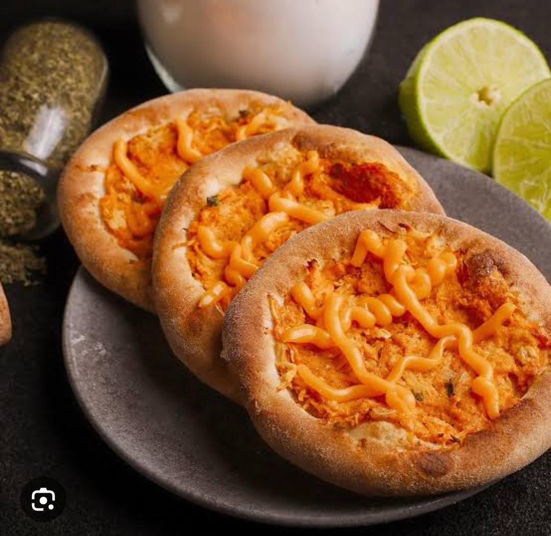 ESFIHA - FRANGO C/ CHEDDAR